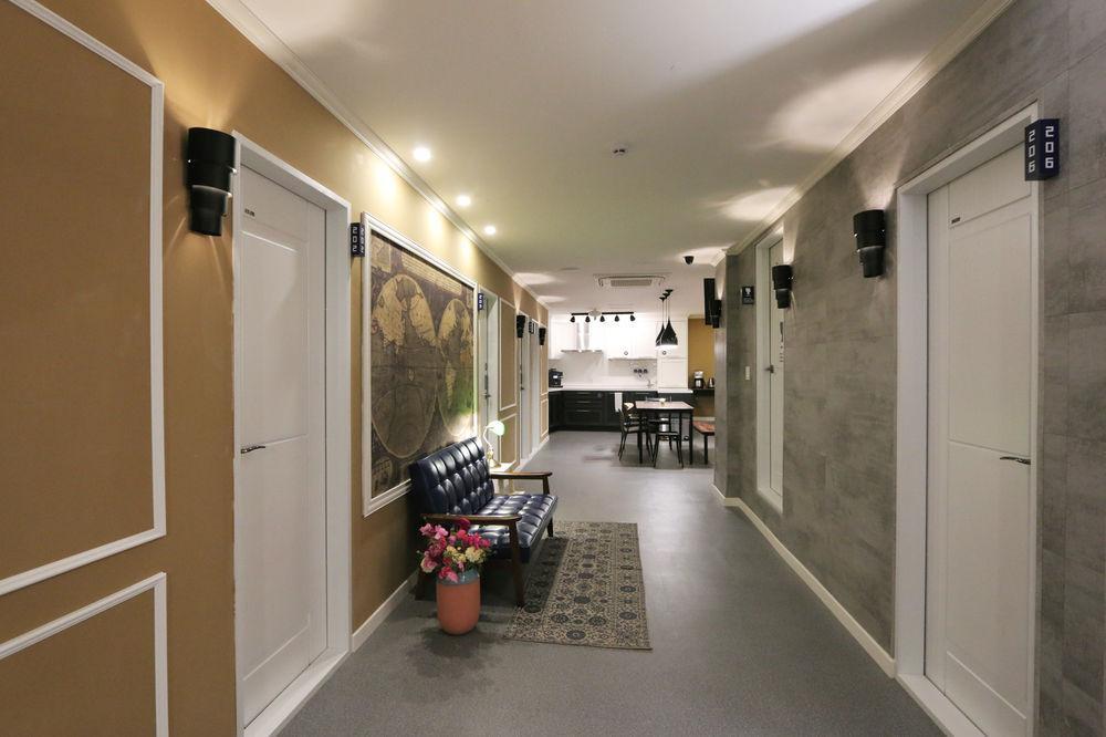 Blueboat Hostel Кьонджу Екстер'єр фото